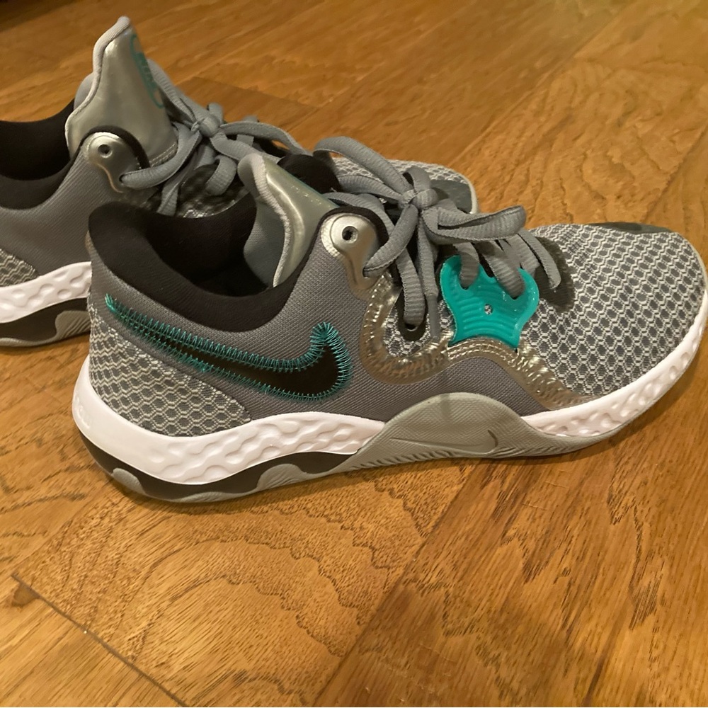 Nike Men’s 8.5 Renew Elevate II NWOT